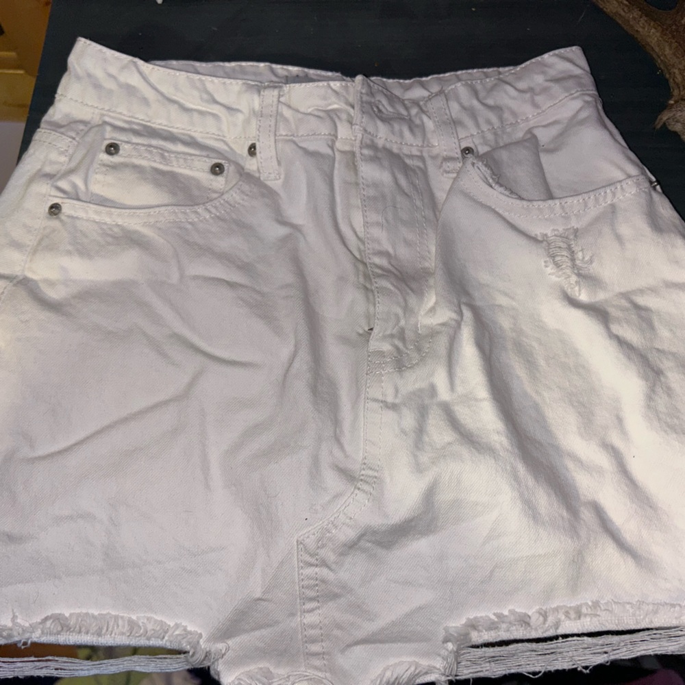 women’s forever 21 white skirt.